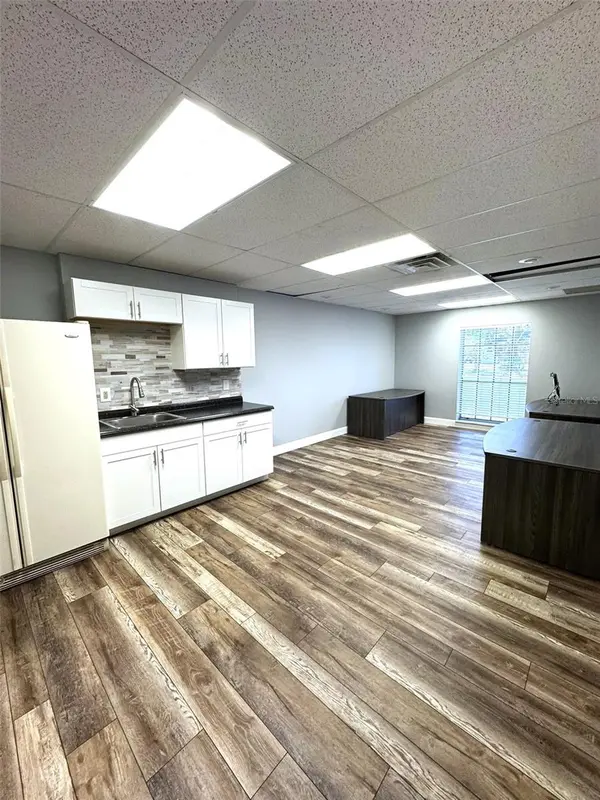 2401 W BAY DR #414, Largo, FL 33770
