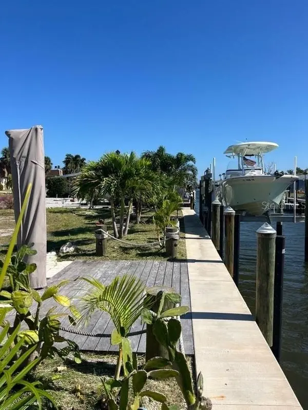 766 SAINT JUDES DR N, Longboat Key, FL 34228