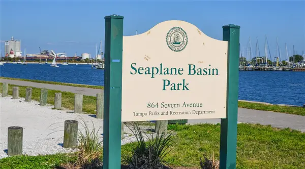 566 RHINE AVE, Tampa, FL 33606
