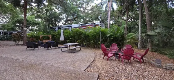 400 LONGHORN DR, River Ranch, FL 33867