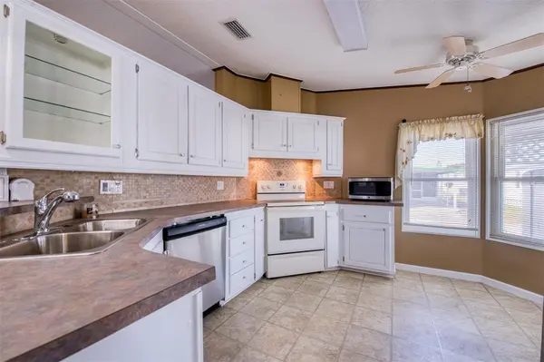 403 BLUE MARLIN DR, Oldsmar, FL 34677