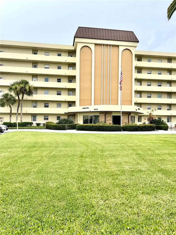 4650 COVE CIR #402, St Petersburg, FL 33708