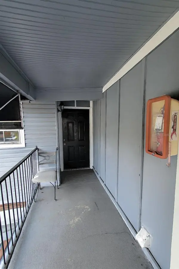 200 COUNTRY CLUB DR #1302, Largo, FL 33771
