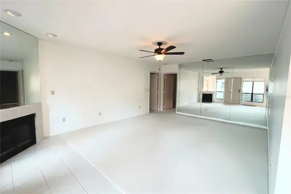 10606 LONGWOOD DR #203B, Seminole, FL 33777