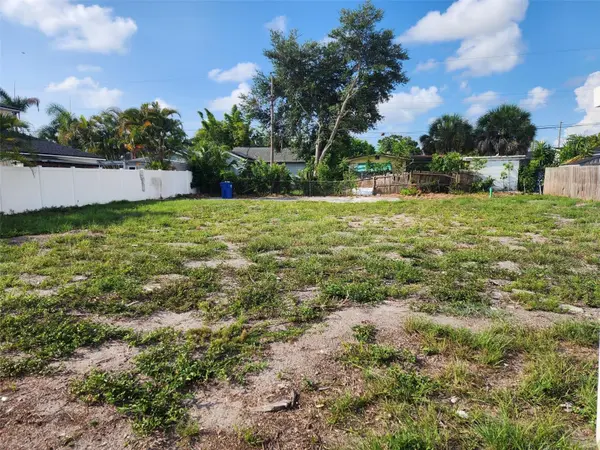 1748 31ST AVE N, St Petersburg, FL 33713