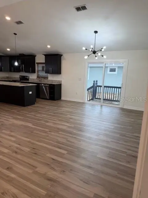902 W ALSOBROOK ST, Plant City, FL 33563