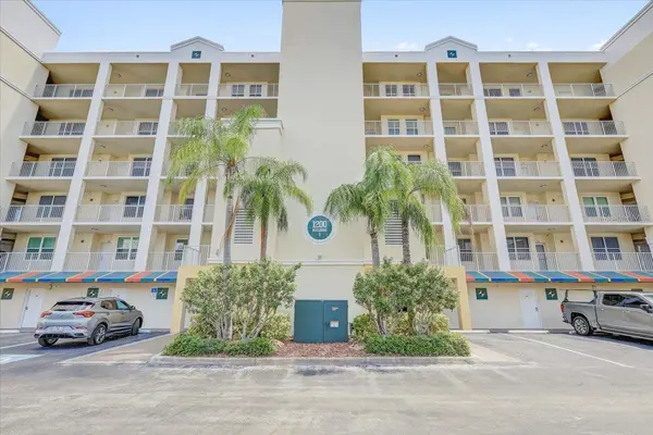 1200 COUNTRY CLUB DR #3405, Largo, FL 33771
