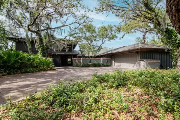 1296 WEYBRIDGE LN, Dunedin, FL 34698