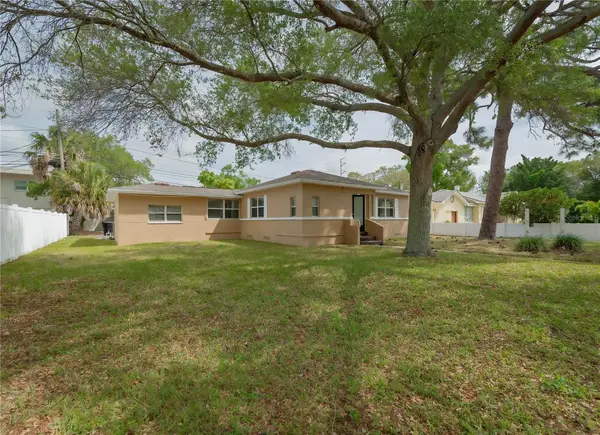 6465 1ST AVE S, St Petersburg, FL 33707