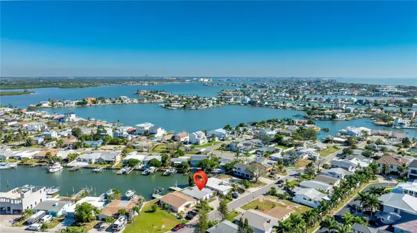 17611 1ST ST E, Redington Shores, FL 33708