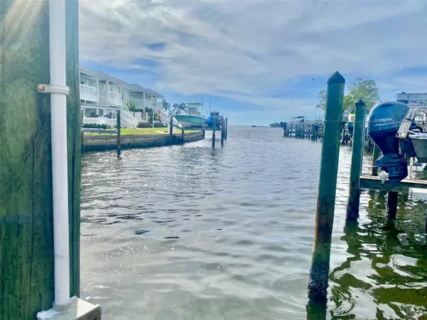 0 NE BEACH DR SE #95SS, St Petersburg, FL 33705