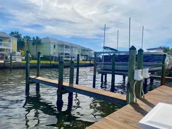 0 NE BEACH DR SE #95SS, St Petersburg, FL 33705