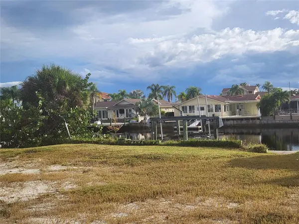 3532 FLORAMAR TER, New Port Richey, FL 34652