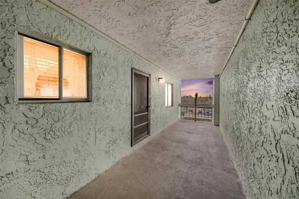 801 83RD AVE N #415, St Petersburg, FL 33702