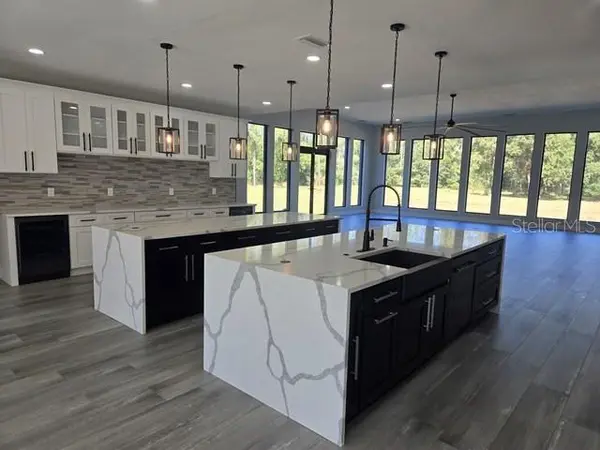 2518 SUNSET LN, Lutz, FL 33559