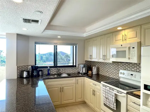 1290 GULF BLVD #302, Clearwater, FL 33767