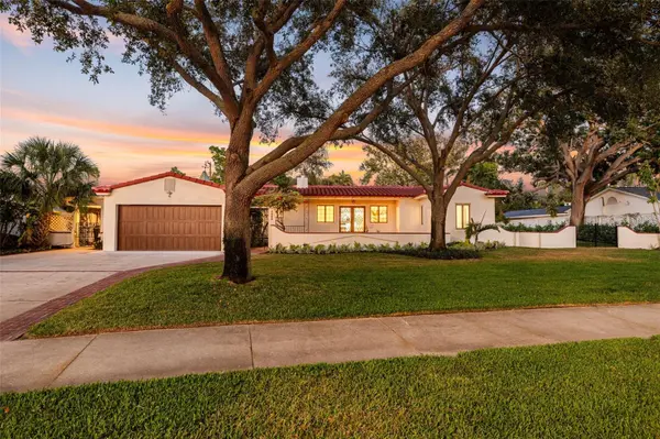 1222 BRIGHTWATERS BLVD NE, St Petersburg, FL 33704