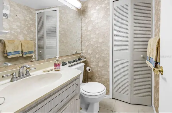 7700 SUN ISLAND DR S #402, South Pasadena, FL 33707