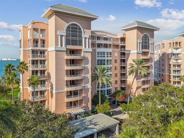 4953 BACOPA LN S #204, St Petersburg, FL 33715