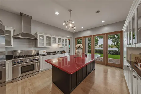 838 MONTEREY BLVD NE, St Petersburg, FL 33704