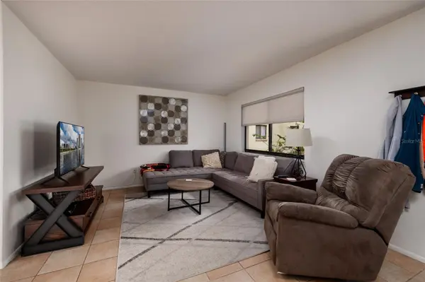 11708 RAINTREE VILLAGE BLVD #A, Temple Terrace, FL 33617