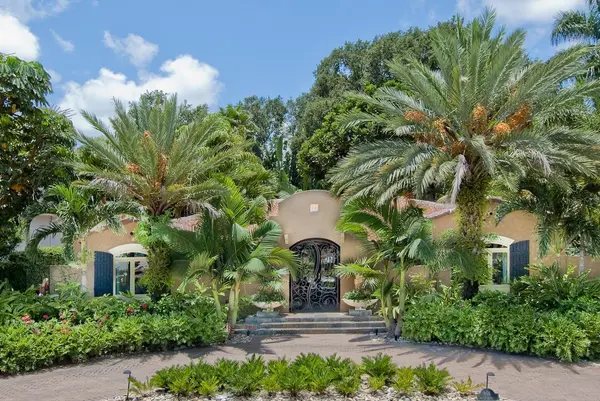 808 BRIGHTWATERS BLVD NE, St Petersburg, FL 33704