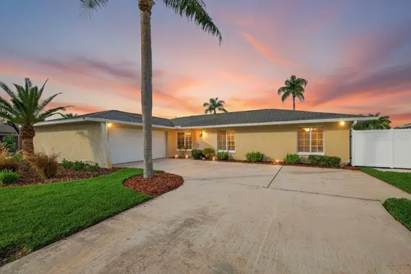 1963 TANGLEWOOD DR NE, St Petersburg, FL 33702