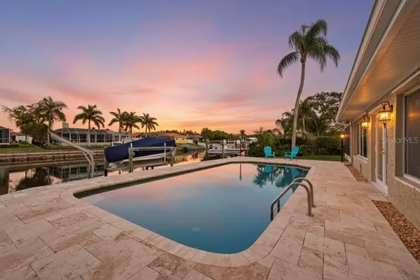 1963 TANGLEWOOD DR NE, St Petersburg, FL 33702