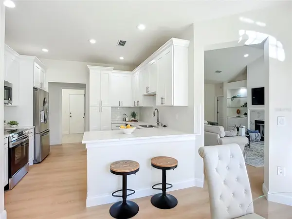 2960 SANDRINGHAM PL, Sarasota, FL 34235