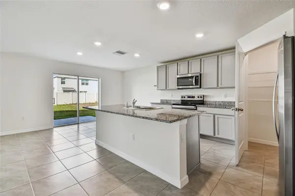 9208 MISSION BAY PL, Tampa, FL 33637