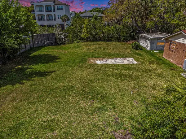 7406 BAY DR, Tampa, FL 33635