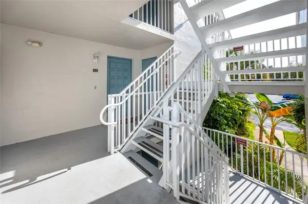 2737 ENTERPRISE RD E #112, Clearwater, FL 33759