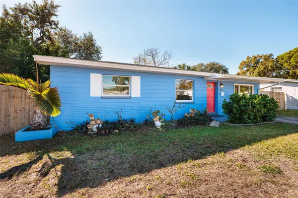 704 72ND AVE N, St Petersburg, FL 33702