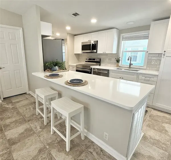 7107 MOUNT ESSEX DR NE #520, St Petersburg, FL 33702