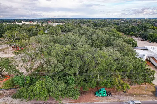 6905 & 6907 ROWLETT PARK DR, Tampa, FL 33610