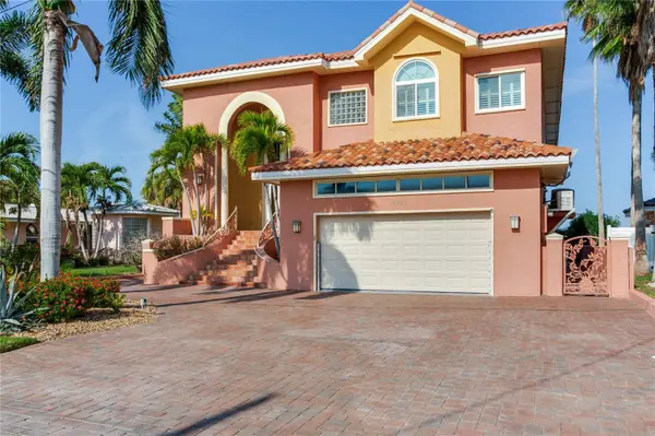16480 REDINGTON DR, Redington Beach, FL 33708