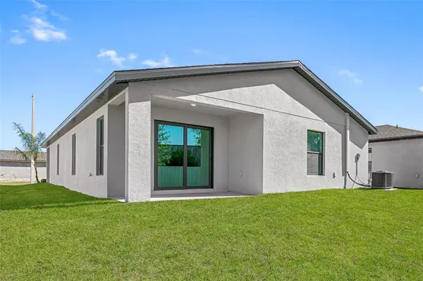 573 BLACKTHORN DR, Lakeland, FL 33809