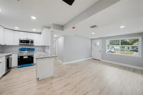 2162 BARCELONA DR, Clearwater, FL 33764