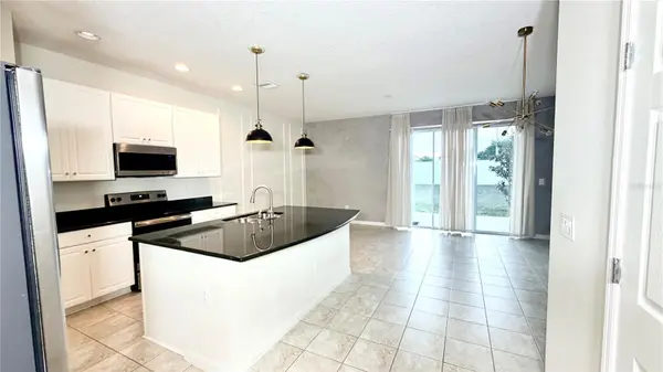 7037 WOODCHASE GLEN DR, Riverview, FL 33578