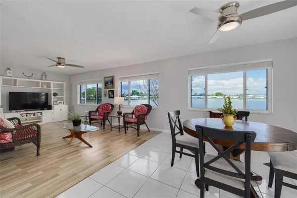 9705 MAINLANDS BLVD W, Pinellas Park, FL 33782