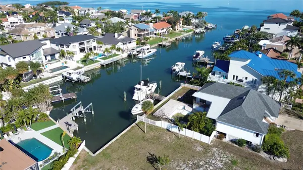 139 9TH ST E, Tierra Verde, FL 33715