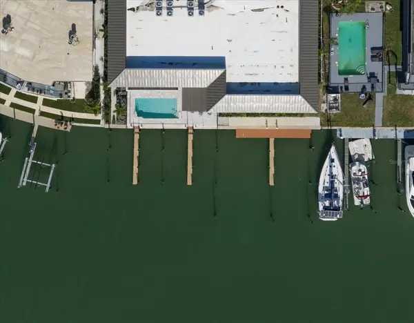 211 DOLPHIN PT #2, Clearwater, FL 33767