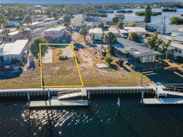 800 CHESAPEAKE DR #12, Tarpon Springs, FL 34689
