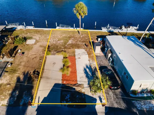 800 CHESAPEAKE DR #12, Tarpon Springs, FL 34689