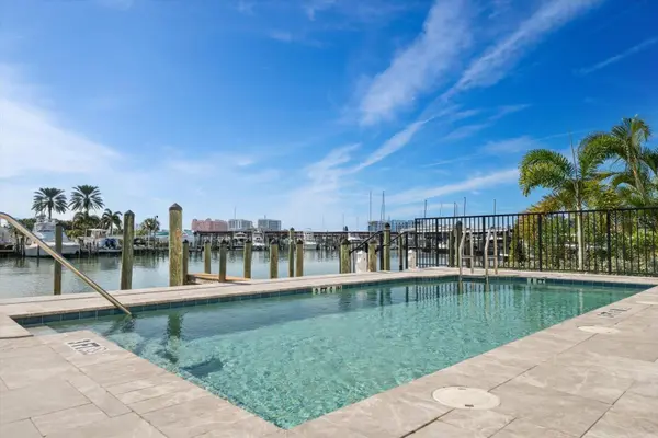 211 DOLPHIN PT #202, Clearwater, FL 33767