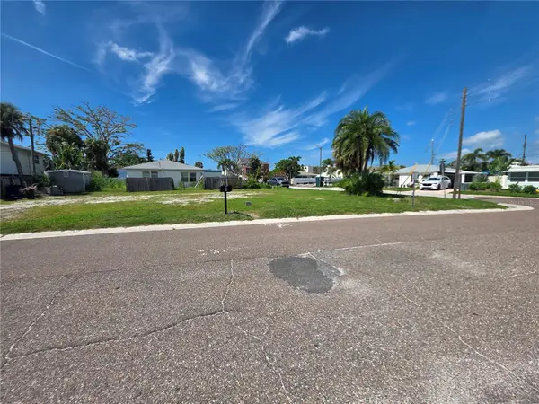 14268 N BAYSHORE DR, Madeira Beach, FL 33708
