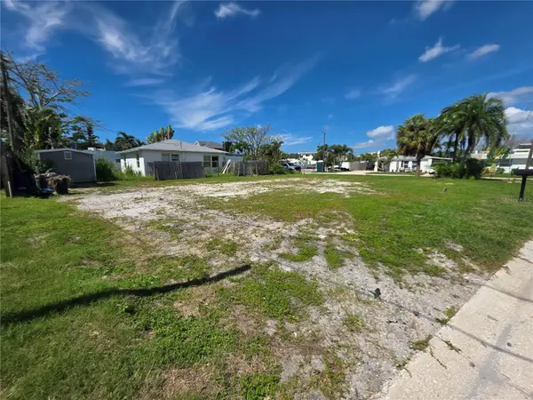 14268 N BAYSHORE DR, Madeira Beach, FL 33708