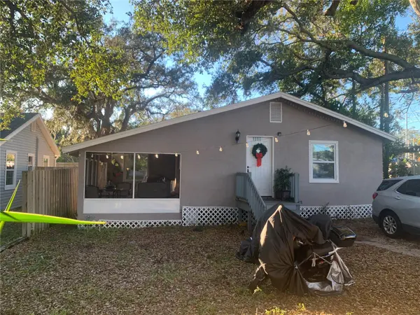 1880 SYLVAN DR, Clearwater, FL 33755