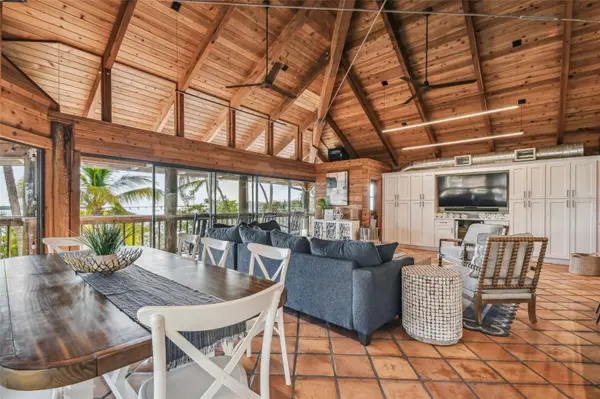 7147 LA LENAIRE DR, Longboat Key, FL 34228