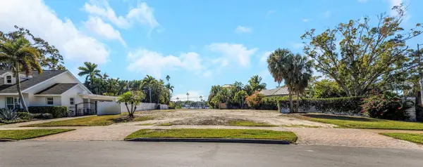105 ESTADO WAY NE, St Petersburg, FL 33704